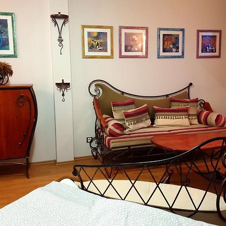 Penzion A Restauracia Toldi Galanta Luaran gambar
