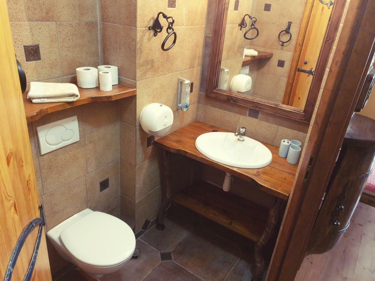 Penzion A Restauracia Toldi Galanta Luaran gambar
