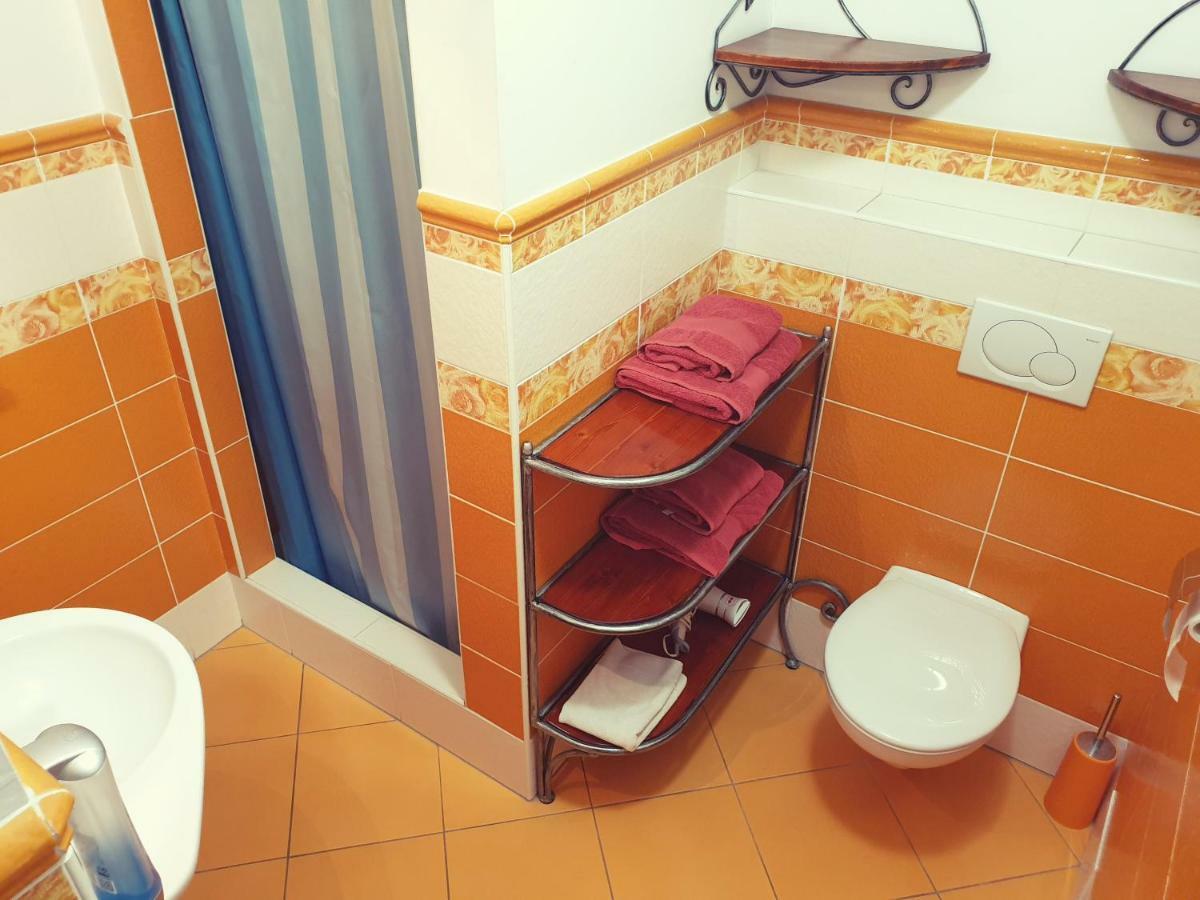 Penzion A Restauracia Toldi Galanta Luaran gambar