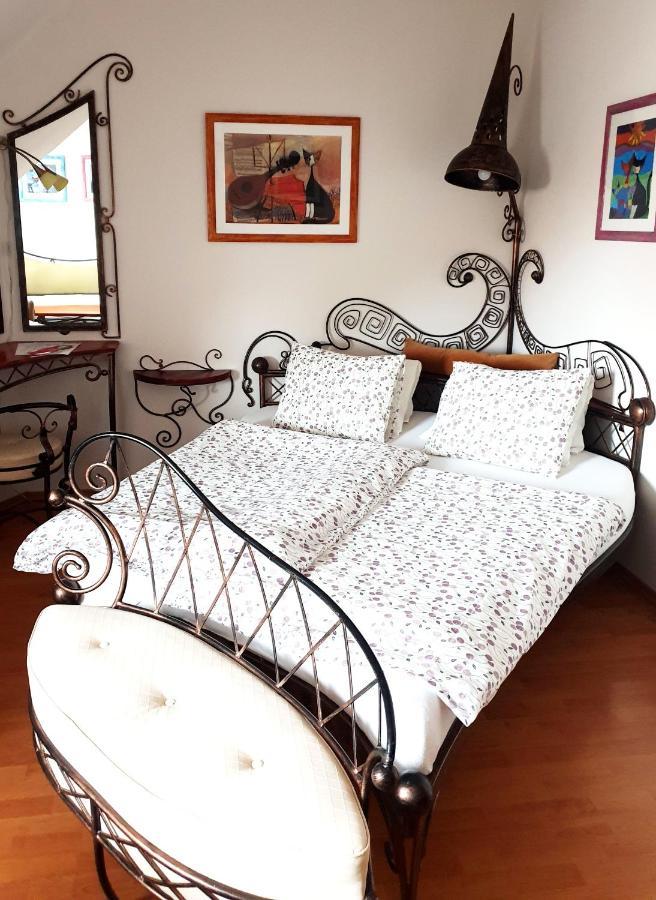 Penzion A Restauracia Toldi Galanta Luaran gambar