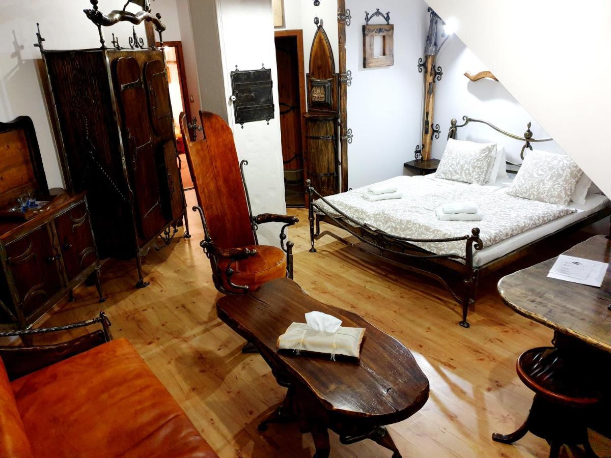 Penzion A Restauracia Toldi Galanta Luaran gambar