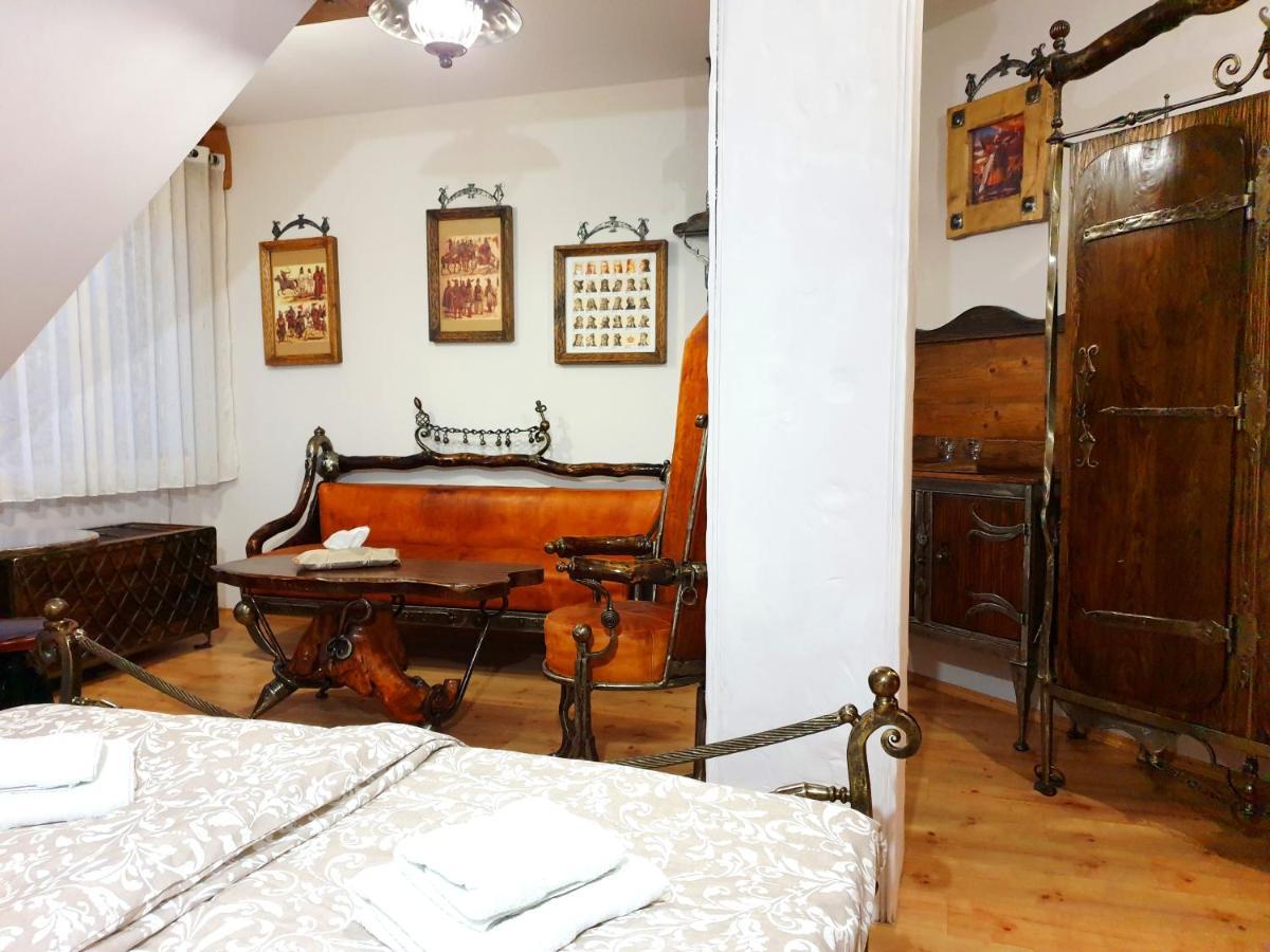 Penzion A Restauracia Toldi Galanta Luaran gambar