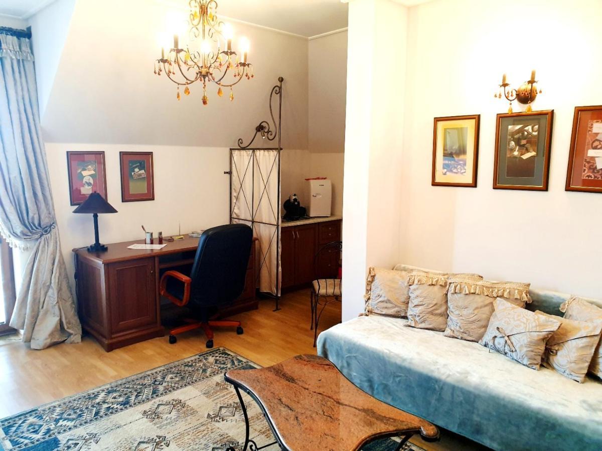 Penzion A Restauracia Toldi Galanta Luaran gambar