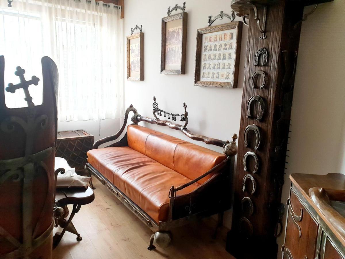 Penzion A Restauracia Toldi Galanta Luaran gambar