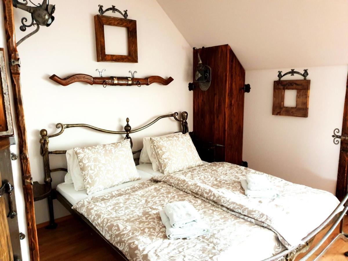 Penzion A Restauracia Toldi Galanta Luaran gambar